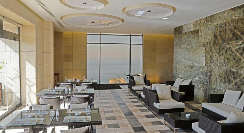 Hotel Lancaster Plaza Beyrouth Extérieur photo The lounge at the airport