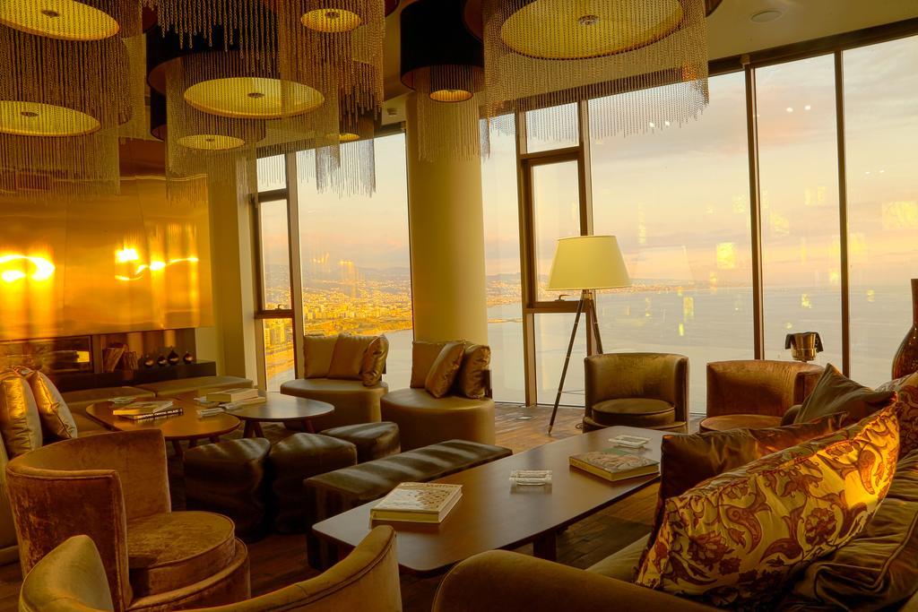 Hotel Lancaster Plaza Beyrouth Extérieur photo The lounge at the 360° Sky Lounge
