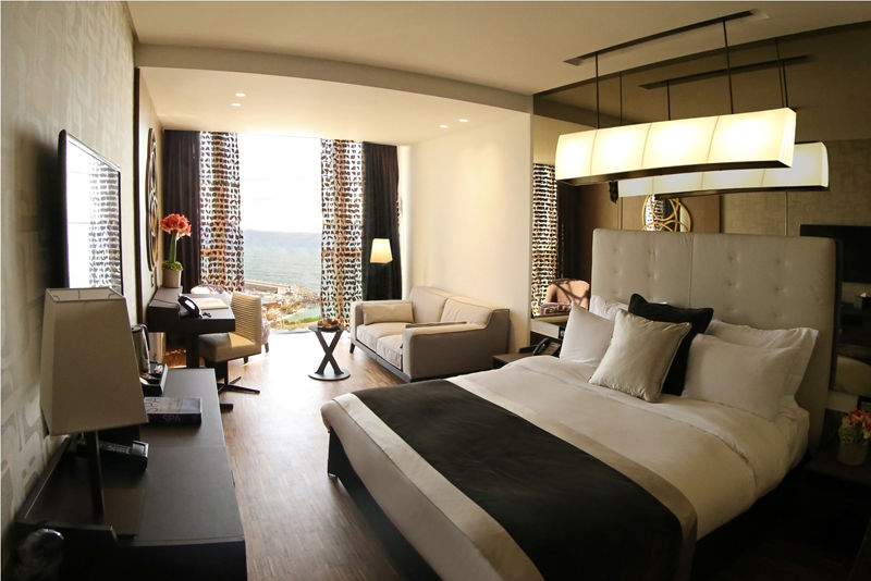 Hotel Lancaster Plaza Beyrouth Extérieur photo A room at the hotel