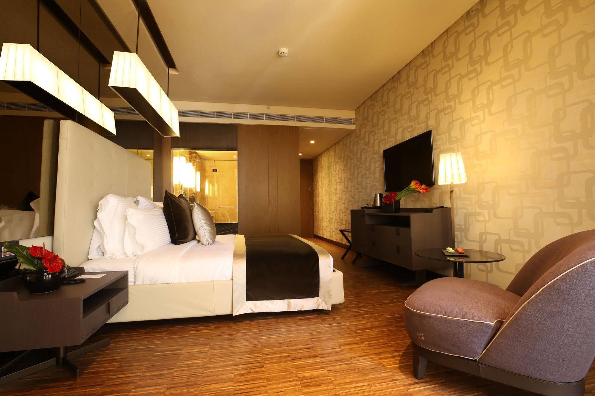 Hotel Lancaster Plaza Beyrouth Extérieur photo Deluxe Room